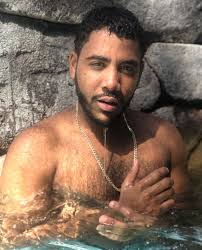 Pin By Elizabeth Morales On He S Going To Be A Star Men Beach Handsome Men Jerome