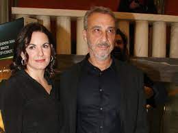 Olga kefalogianni is a greek politician who served as minister of tourism of the greek government from 2012 to 2015. Olga Kefalogiannh Minws Matsas Eginan Goneis H Prwth Fwto Apo To Maieythrio Gossip Tv Gr