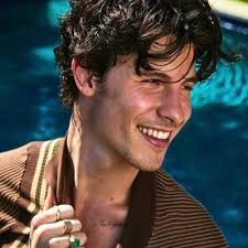 ʟᴏᴜɪs🌈🌈 (@shawnisthebest_)