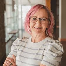 Caryn Evans's Instagram, Twitter & Facebook