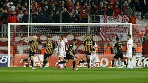 Το γκολ του μπρούμα που «κλείδωσε» τη νίκη του ολυμπιακού κόντρα στην αεκ. Olympiakos Aek 1 2 Anatroph Apo Thn Enwsh Sth Maxh Gia Ton Titlo