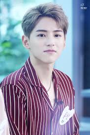 HOTSHOT Yoon San gây chú ý vì từng làm thực tập sinh cho nhà thiết kế  Chanel Trong một buổi phỏng vấn trước đây, khi được hỏi rằng có thành viên  HOTSHOT