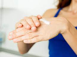 How is xerosis cutis treated? Xerosis Cutis Causes Symptoms And Treatments