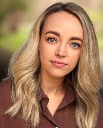 Jenny Miles's Instagram, Twitter & Facebook