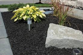 Recycled Rubber Mulch Vs Wood Mulch Pros And Cons Mulch Landscaping Wood Mulch Rubber Mulch