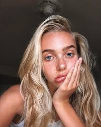 THE INSTAGRAM OF THE DAY: KRISTIN LINKLETTER - Alrincon.com