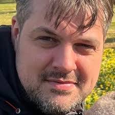 Alexander Birch's Instagram, Twitter & Facebook