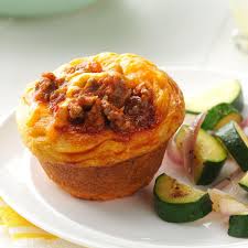 Beefy Biscuit Cups Recipe On The Go Families Will Love These Pizza Flavored Goodies They Re Made In A Wink With Conv Ground Beef Recipes Recipes Biscuit Cups