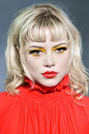 London Fashion Week Spring 2020 Hair And Makeup Trends Fashion Week Beauty Trends Fashion Week Hair Minimal Makeup Look Beauty Trends