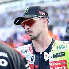 Ellery flies to seventh in quest for sponsors.