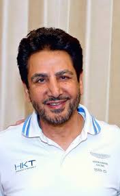 Legendary Punjabi Singer Gurdas Mann with his wife & son 🥰♥️