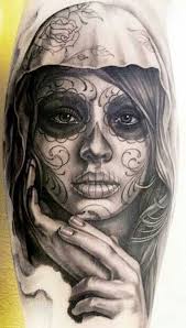 Black And White Realistic Sugar Skull Tattoo Pin Van Tearoha Franklin Op Tattoo Mouwtatoeages Tatoeage Ideeen Meisjes Tatoeages