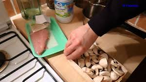 Avec idée repas, retrouvez chaque jour une sélection d'entrées de plats principaux de desserts et de gâteaux à satisfaire. Recette Fondue Bressane Idee Repas Fete Amis Reveillon Veillee Idee Repas Fete Idee Repas Recette Fondue