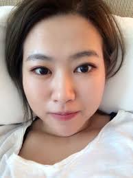 大年初一的，老同學突然傳來了我的國小畢業照！我開放大家質疑我整形沒有關係，因為就連我自己剛剛都很認真的回想了我到底有沒有整形！但想來想去除了高中時用雙眼皮膠水黏了兩年雙眼皮後來就變成了天然雙眼皮以外，其他就沒有了。覺得這對比真是勵志，很適合在充滿希望的  ...