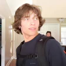 Christopher Elusive Man Genie