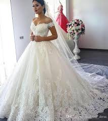 Kaufen sie das beste und neueste hochzeitskleid spitze auf banggood.com und bieten sie die qualität hochzeitskleid spitze zum verkauf mit weltweit kostenlosem versand an. Grosshandel Moderne Schulterfrei Ballkleid Prinzessin Brautkleid 2019 Neue Spitze Appliques Nach Mass Prinzessin Braut Romantische Hochwertige Sweep Zug Von Find My Dress 96 6 Auf De Dhgate Com Dhgate