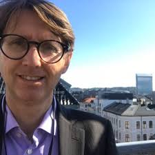 Her har senterpartiet gjort en god jobb med å løfte fram typiske kjernesaker og gjøre dem relevante for folk i dag. Kjetil Havnevik On Twitter Nar Jeg Horer Vedums Forakt For Offentlig Ansatte Det Er Vel Neppe Noen Sektorer Som Generer Sa Mye Byrakrati Som Senterpartiets Hjertesaker Jordbruksstotte Og Tollmurer For Ikke A