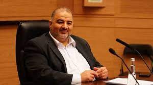 مؤكدين للفظ الأول، وهذا هو الصواب كما نص عليه جمع من أهل العلم، وأما إذا كرر بالجمل أو بحروف العطف هذا يقع، طالق ثم طالق ثم طالق، تقع الثلاث عند الجمهور وهو الأظهر من الأدلة، أو طالقة وطالقة وطالقة تقع بها الثلاث، وهكذا لو قال: Wlzzmoxov Sdzm