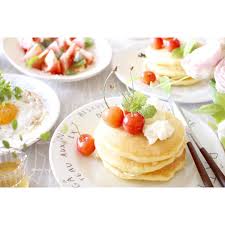2016 07 01 週末に食べたパンケーキの朝ごはん スーパーで安かったさくらんぼを買ったら その日にさくらんぼがたくさん届いたので最近さくらんぼばっかり 初出勤日でただ今ラッシュの中通勤中 女性 food food and drink fruit combinations
