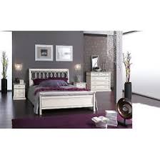 La camera moderna da letto è uno dei luoghi la camera moderna milano è interamente costruita in toulipie massello e listellare di toulipie massello,la finitura è in bianco opaco eseguita con. Camera Da Letto Laccato Bianco Legno Massello Letto Como Comodino