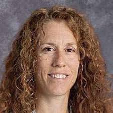 Cedar Rapids high school principal bakes custom cakes to bring a smile to  others