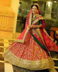 Red And Green Wedding Lehenga By Dilli Darzi Indian Wedding Www Dillidarzi Com Bridal Gowns Vintage Bridal Bouquet Blue Bridal Lehenga