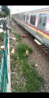 Cari jadwal, harga tiket, dan informasi nama kereta api yang berangkat dan berakhir di stasiun purwokerto pwt hanya di tiket.com. Abg Tewas Posisi Sujud Diserempet Kereta Saat Kejar Musuh Tawuran