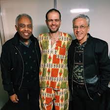 Caetano veloso y gilberto gil se unieron para repasar su amistad y su carrera en una gira. Pin Auf Baluartes Musica Brasileira Cultura