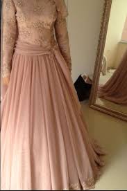 Belden Oturtmali Tesettur Kabarik Abiye Modelleri Moda Stilleri Victorian Elbiseler Balo Elbisesi