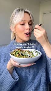 Niki Rowe (frikiniki)