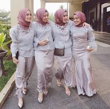 Wolipopsenin, 19 mar 2018 18:37 wib. 22 Model Baju Bridesmaid Hijab Celana Konsep Terpopuler