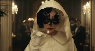 Emma stone, emma thompson, mark strong and others. Emma Stone Stars As Cruella De Vil In Trailer For Upcoming Disney Movie Movies Films Dis