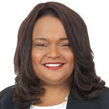 Fiona Walter's Instagram, Twitter & Facebook