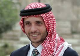 ولي العهد يطلع على مشروع إعادة. Pmx D6uuh Vuom