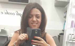 Sì, ma chiudono alle 18. Parrucchieri Beni Necessari In Zona Rossa Noi Costretti A Rimanere Aperti