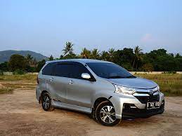 Irham memilih gaya ini lantaran memang ini yang dinilainya paling cocok, apalagi modifikasi daihatsu xenia miliknya dibawa harian. Test Drive Daihatsu Xenia R Sporty Review Mobil123 Com