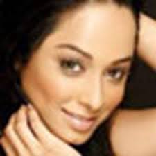 Ansha Sayeeds tadka in Rahul-Sam track in Odhani..