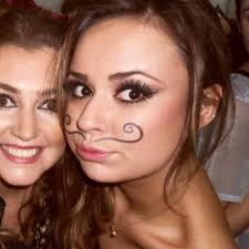 Ella Mckee (@Ella_media)