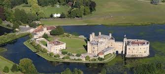 Located just east of london's medway valley, it was a real royal castle, eight centuries old, yet fully habitable and ready for renovation. Leeds Castle Castle With Disabled Access Euan S Guide