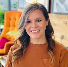 Justine Dyer's Instagram, Twitter & Facebook