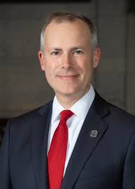 Robert Sprague's Instagram, Twitter & Facebook