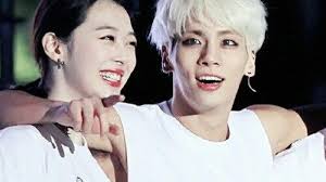 April 8, 1990 — ✝ december 18, 2017), born kim jonghyun (김종현, 金鐘鉉), is a south korean singer, songwriter, composer, producer, and former radio personality. 5 Fakta Persamaan Meningalnya Artis Sulli Jonghyun Shinee Bunuh Diri Gegara Depresi Duka Idol Tribun Timur
