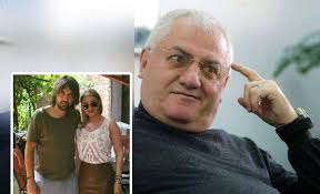 Dan alexa, cel care este reprezentat de anamaria prodan, a sărit la gâtul celor care cred ca între el și soția lui laurențiu reghecampf există ceva mai mult decât o relație de prietenie. Exclusiv Dumitru Dragomir ExplicÄƒ Ce S A Intamplat Intre Anamaria Prodan È™i Dan Alexa DacÄƒ Nu A Fost Gelozie S Au BÄƒtut Pe Lovele