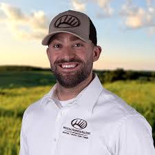 Evan Peeples's Instagram, Twitter & Facebook