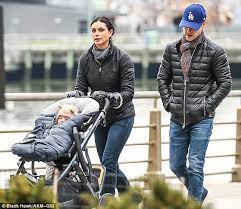 Morena baccarin the oc tv series night kids angels instagram profile young children. Ben Mckenzie And Morena Baccarin Stroll With Baby Daughter Daily Mail Online