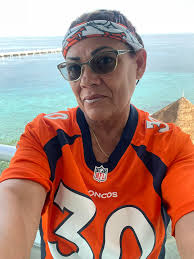 Let's beat the raiders!! GO BRONCOS 💙🧡 here is my Broncos bedroom DB4L!!!