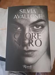 Ho appena finito "Mai dimenticare" di Michael Bussi e sono sconvolta. Ma da  dove gli vengono le idee a questo scrittore???