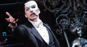 Ha sido adaptada numerosas veces al teatro y al cine. El Fantasma De La Opera Scenikus Streaming