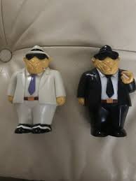 Salt n pepper mint condition joes collectibles salt stuffed peppers vintage salt and pepper shakers salt and pepper. Pin On Salt Shaker