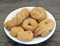 Greek Olive Oil Cinnamon Cookies Kolourakia Lathiou Olive Tomato Recipe Greek Cookies Cinnamon Cookies Greek Desserts